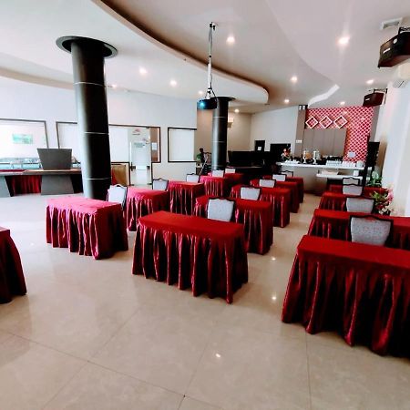Os Hotel Tanjung Uncang Sagulung Zewnętrze zdjęcie