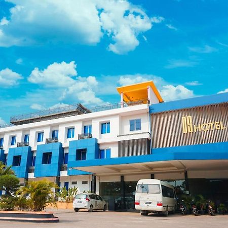 Os Hotel Tanjung Uncang Sagulung Zewnętrze zdjęcie