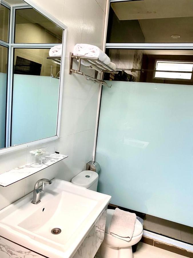 Os Hotel Tanjung Uncang Sagulung Zewnętrze zdjęcie