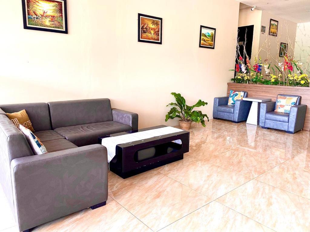 Os Hotel Tanjung Uncang Sagulung Zewnętrze zdjęcie