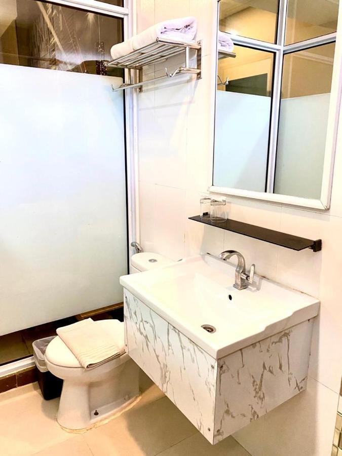 Os Hotel Tanjung Uncang Sagulung Zewnętrze zdjęcie