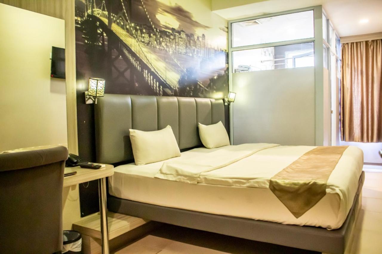 Os Hotel Tanjung Uncang Sagulung Zewnętrze zdjęcie