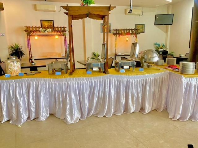 Os Hotel Tanjung Uncang Sagulung Zewnętrze zdjęcie