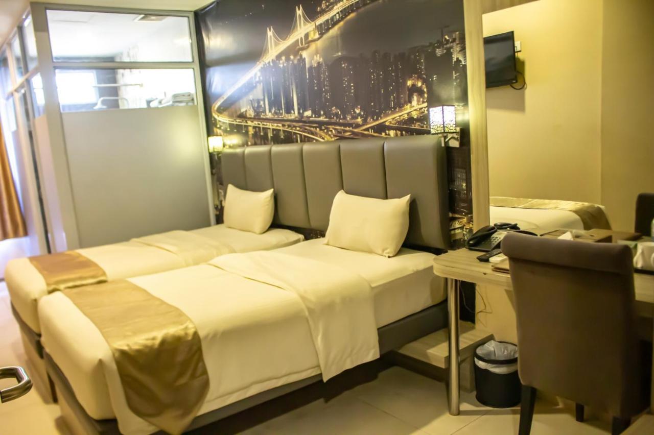 Os Hotel Tanjung Uncang Sagulung Zewnętrze zdjęcie